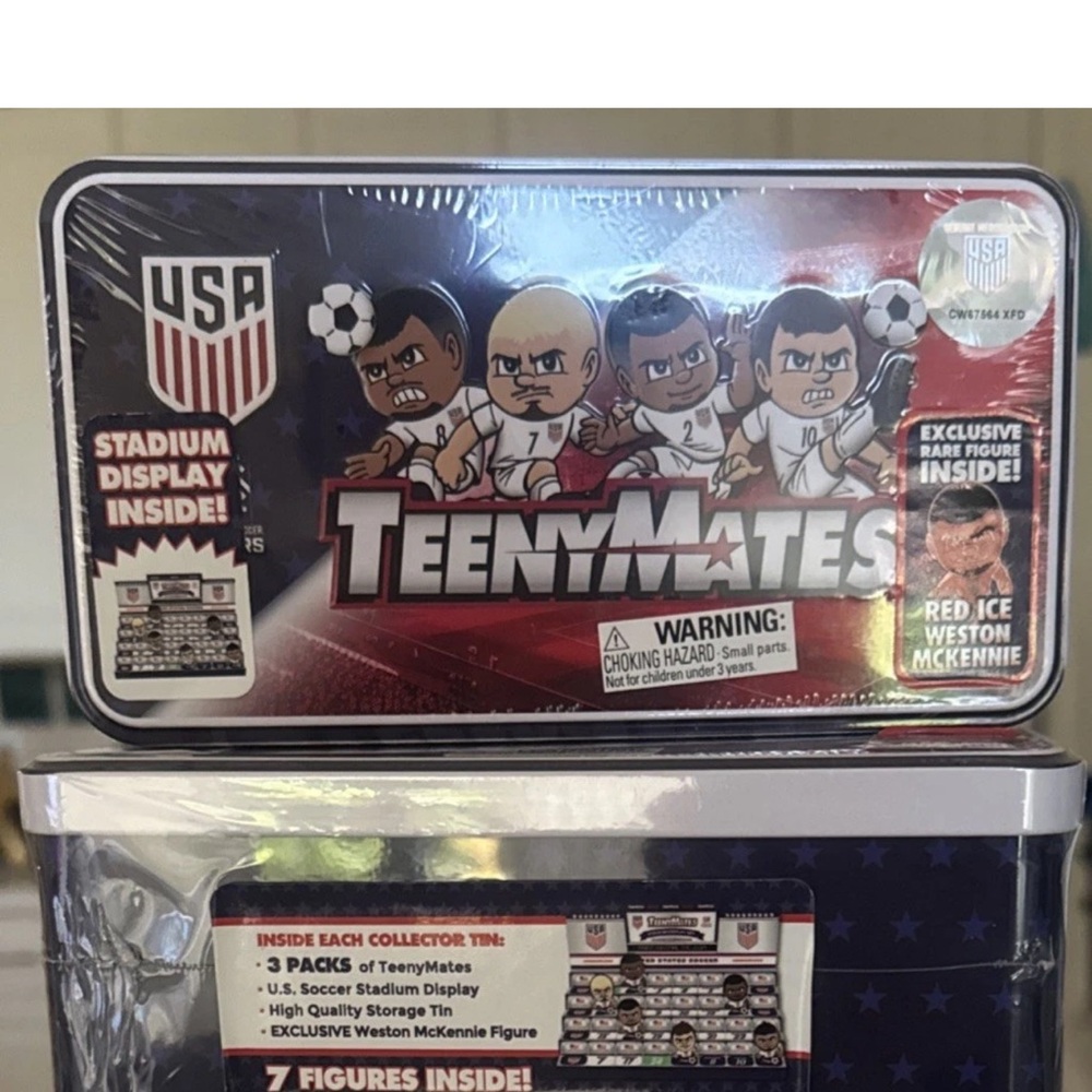 TeenyMates USA SOCCER Collector Tin 3 PACKS & Stadium Display in Tin Box